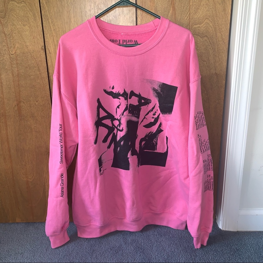 Ariana Grande SWT Crewneck 7 Rings